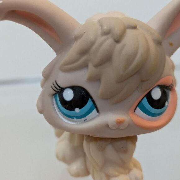 Littlest Pet Shop #1471 Beige and Orange Angora Rabbit Bunny, Blue Eyes - Picture 10 of 10